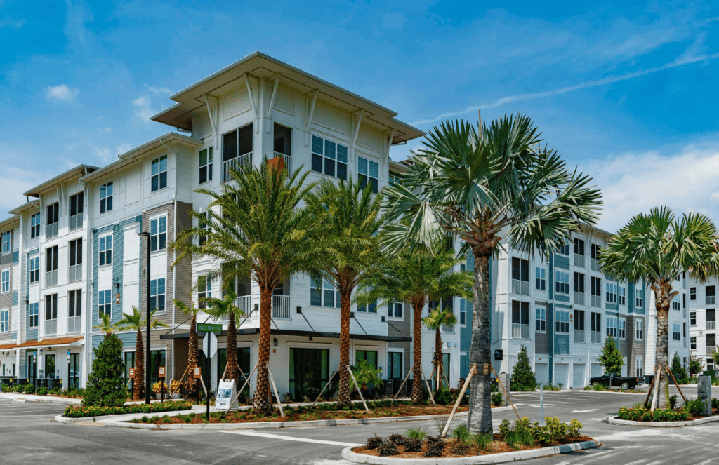 Essex Luxe Apartments in Orlando, FL